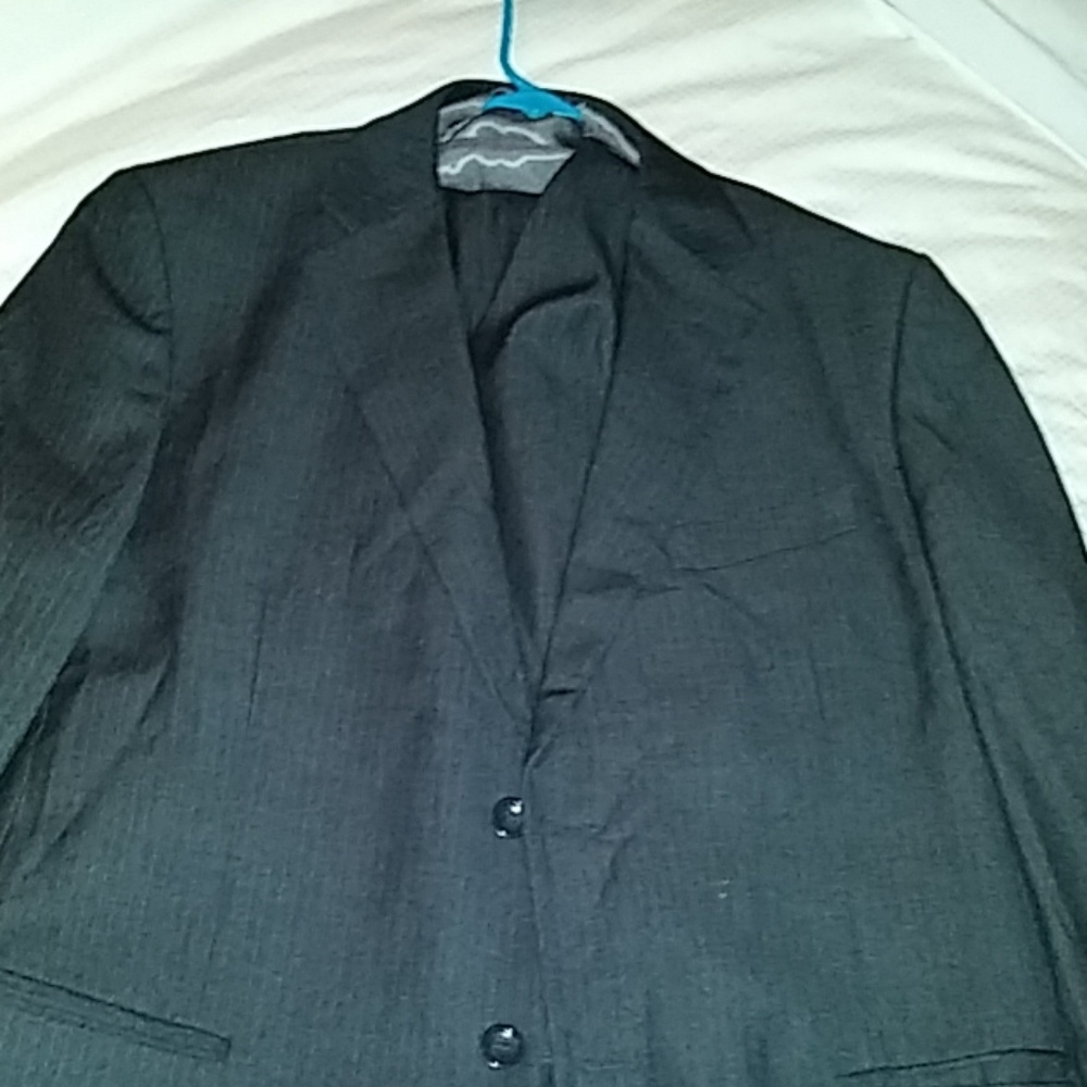 Caravelli Grey 3pc Suit